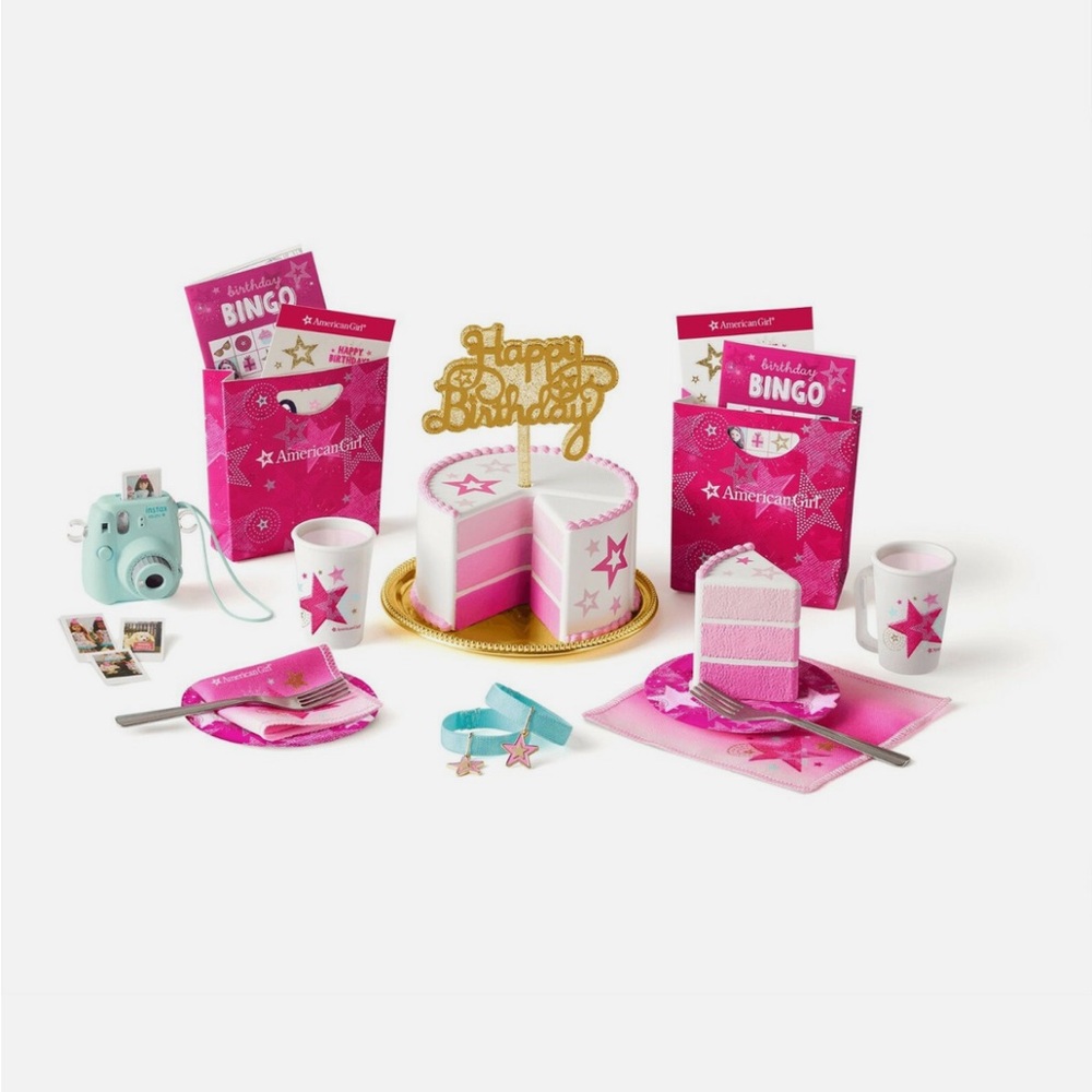 NIB American Girl Birthday Party Set with Blue Green Camera Truly Me retired